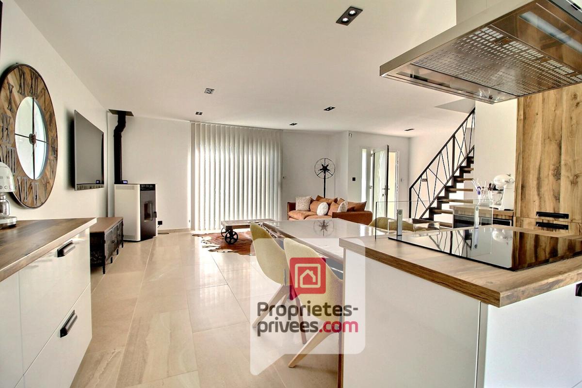 MONTARGIS 12 mn Gare de MONTARGIS - A VENDRE MAISON CONTEMPORAINE RECENTE 5 PIECES, 4 CHAMBRES + STUDIO INDEPENDANT, TERRAIN CLOS 3476 m2 5