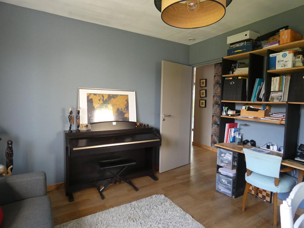 SAINT-PIERRE-DE-PLESGUEN Magnifique maison d'architecte de 150m2 avec son gîte de 53m2, sur un terrain de 2 369m2 15