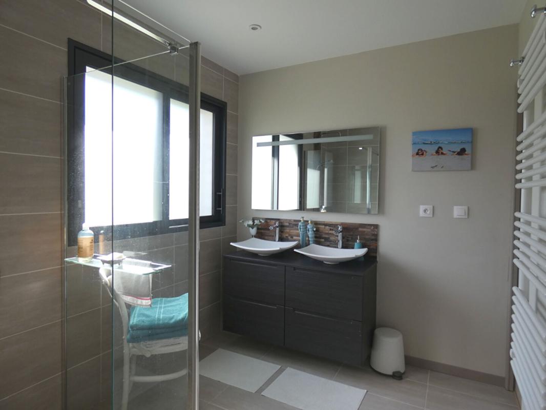 SAINT-PIERRE-DE-PLESGUEN Magnifique maison d'architecte de 150m2 avec son gîte de 53m2, sur un terrain de 2 369m2 17