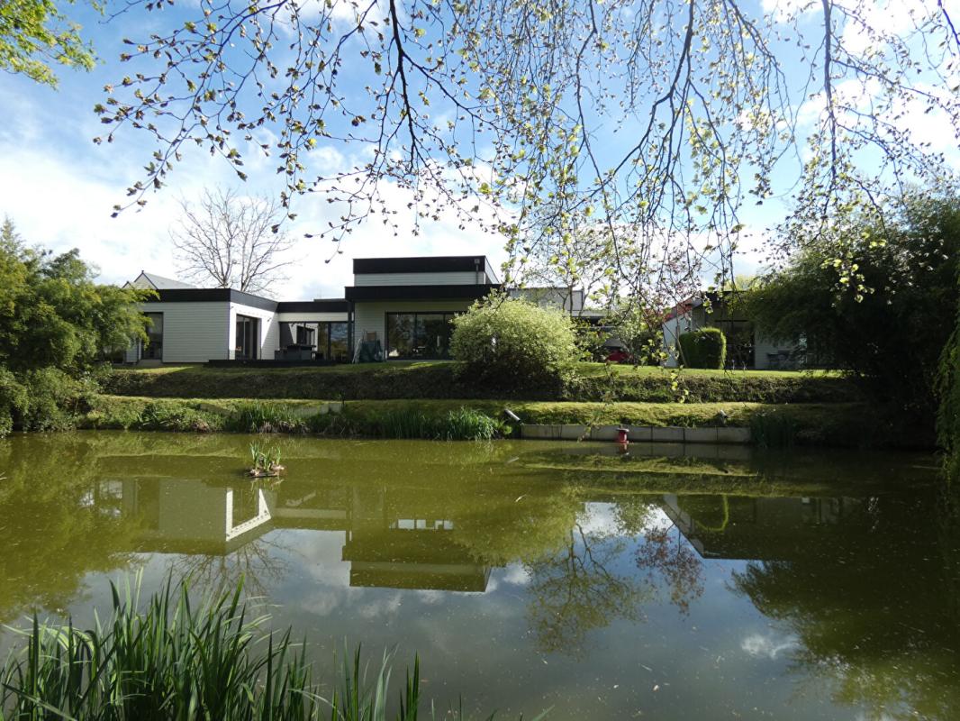 SAINT-PIERRE-DE-PLESGUEN Magnifique maison d'architecte de 150m2 avec son gîte de 53m2, sur un terrain de 2 369m2 18