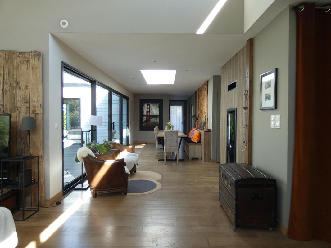 SAINT-PIERRE-DE-PLESGUEN Magnifique maison d'architecte de 150m2 avec son gîte de 53m2, sur un terrain de 2 369m2 7