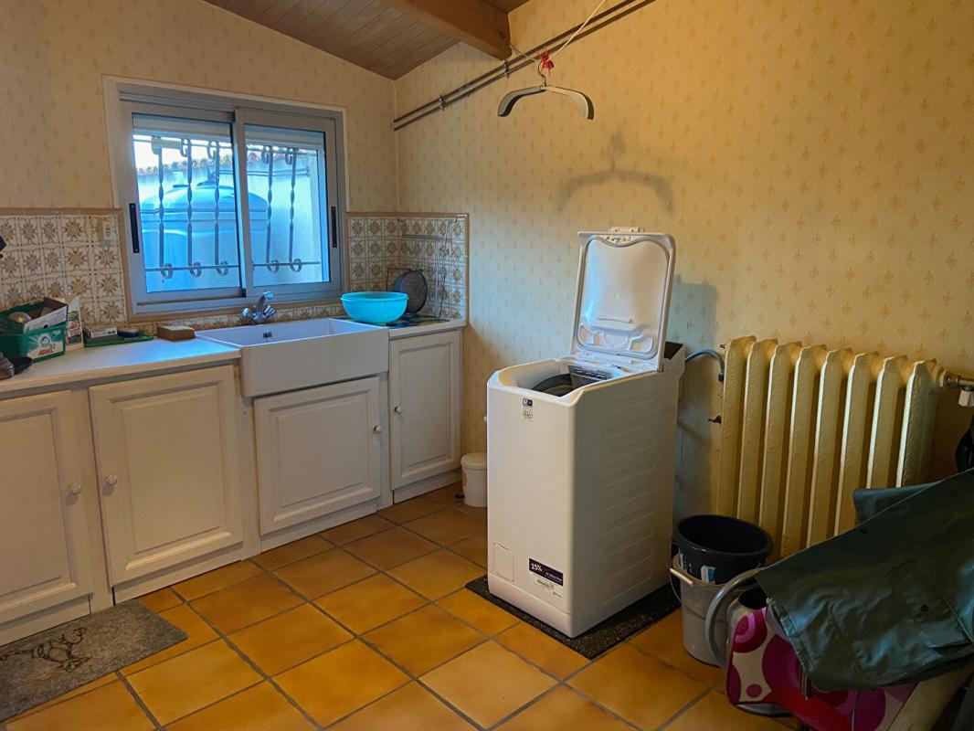 SAINTES EXCLUSIVITE Maison de  5 pièces  avec dépendance/ local d'activité  de  3 pièces de 55 m2 12