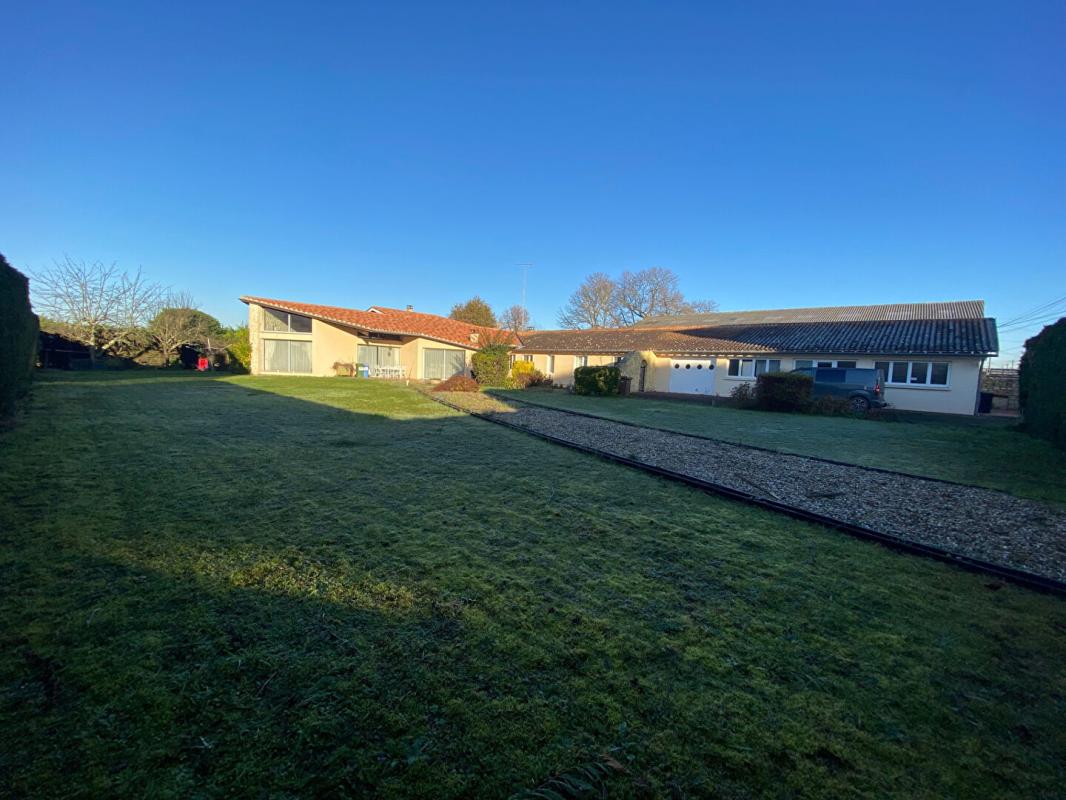 SAINTES EXCLUSIVITE Maison de  5 pièces  avec dépendance/ local d'activité  de  3 pièces de 55 m2 14