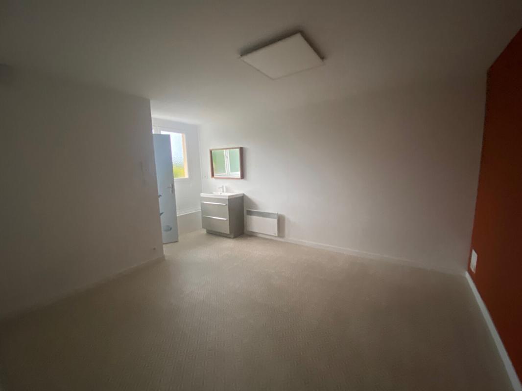 SAINTES EXCLUSIVITE Maison de  5 pièces  avec dépendance/ local d'activité  de  3 pièces de 55 m2 18