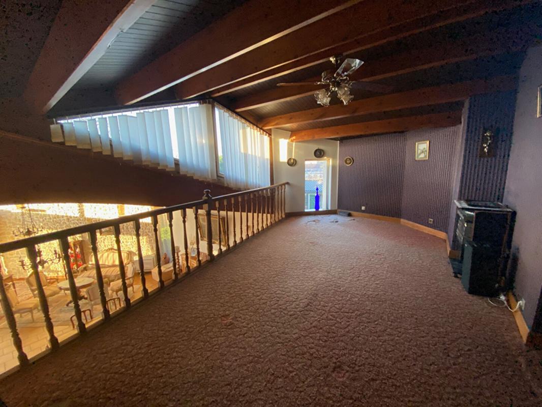 SAINTES EXCLUSIVITE Maison de  5 pièces  avec dépendance/ local d'activité  de  3 pièces de 55 m2 5