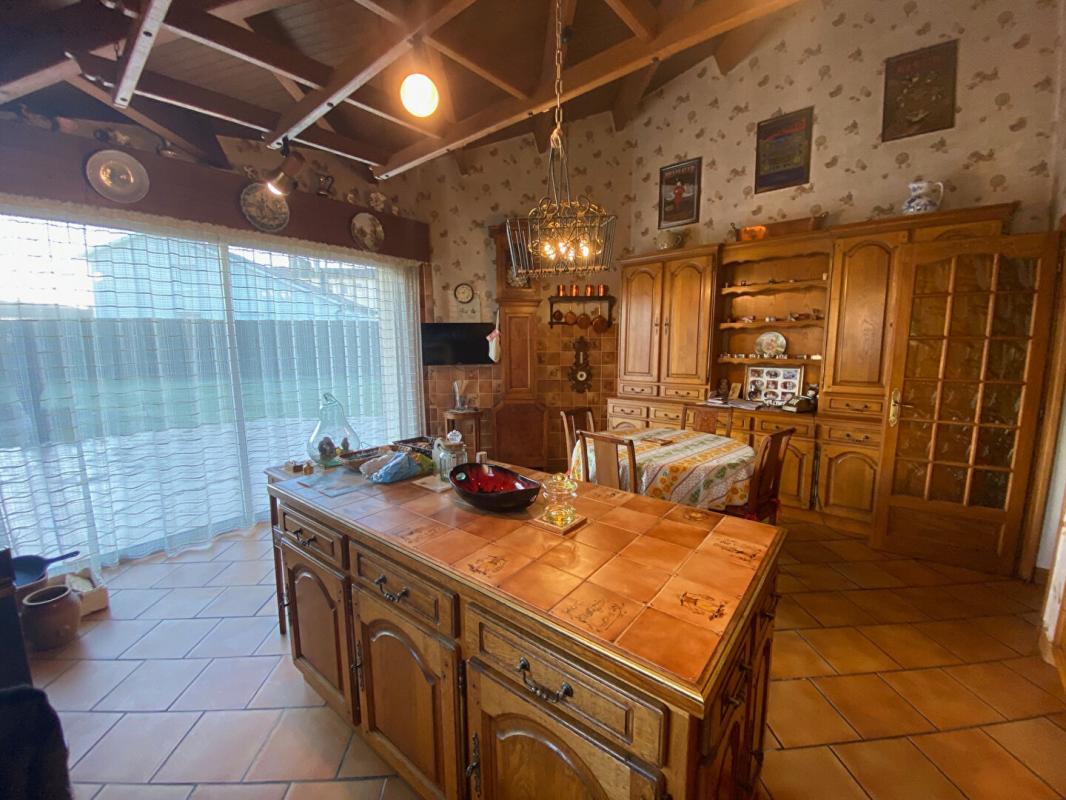 SAINTES EXCLUSIVITE Maison de  5 pièces  avec dépendance/ local d'activité  de  3 pièces de 55 m2 6