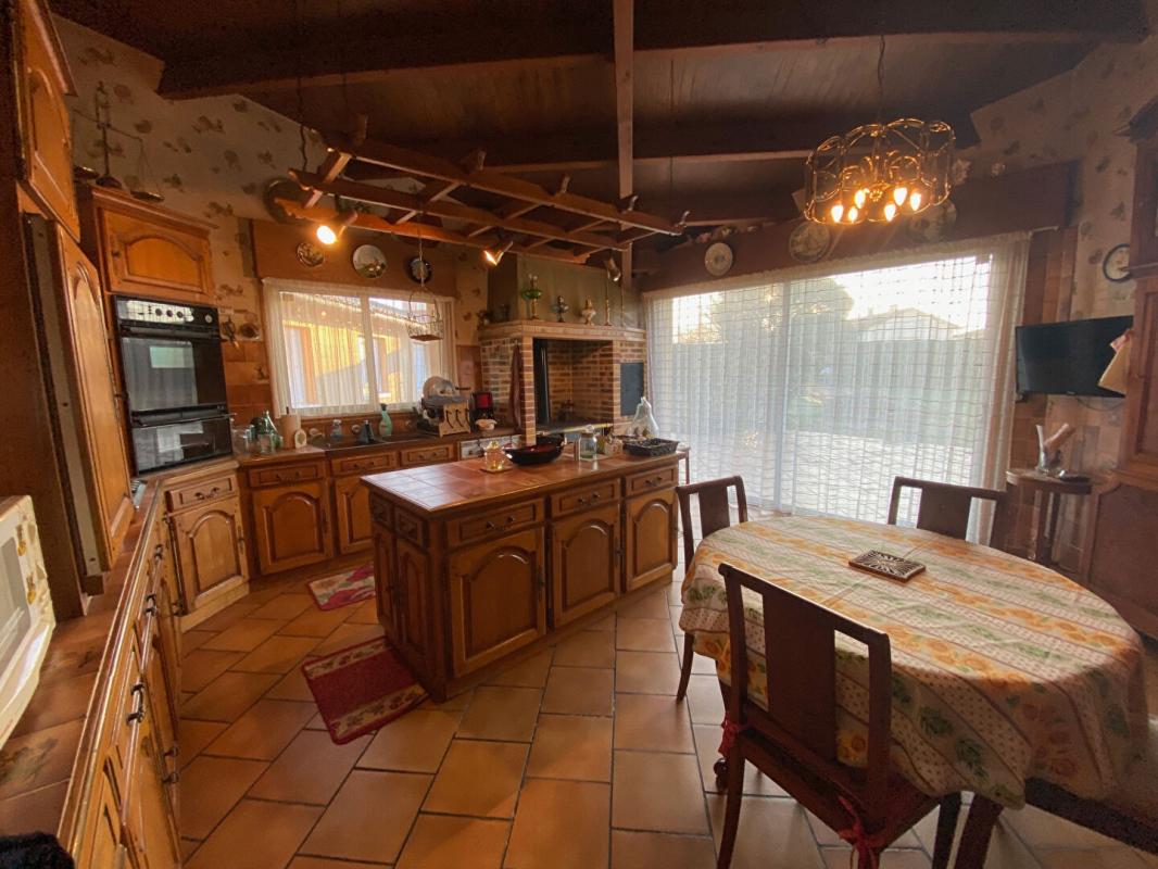 SAINTES EXCLUSIVITE Maison de  5 pièces  avec dépendance/ local d'activité  de  3 pièces de 55 m2 7