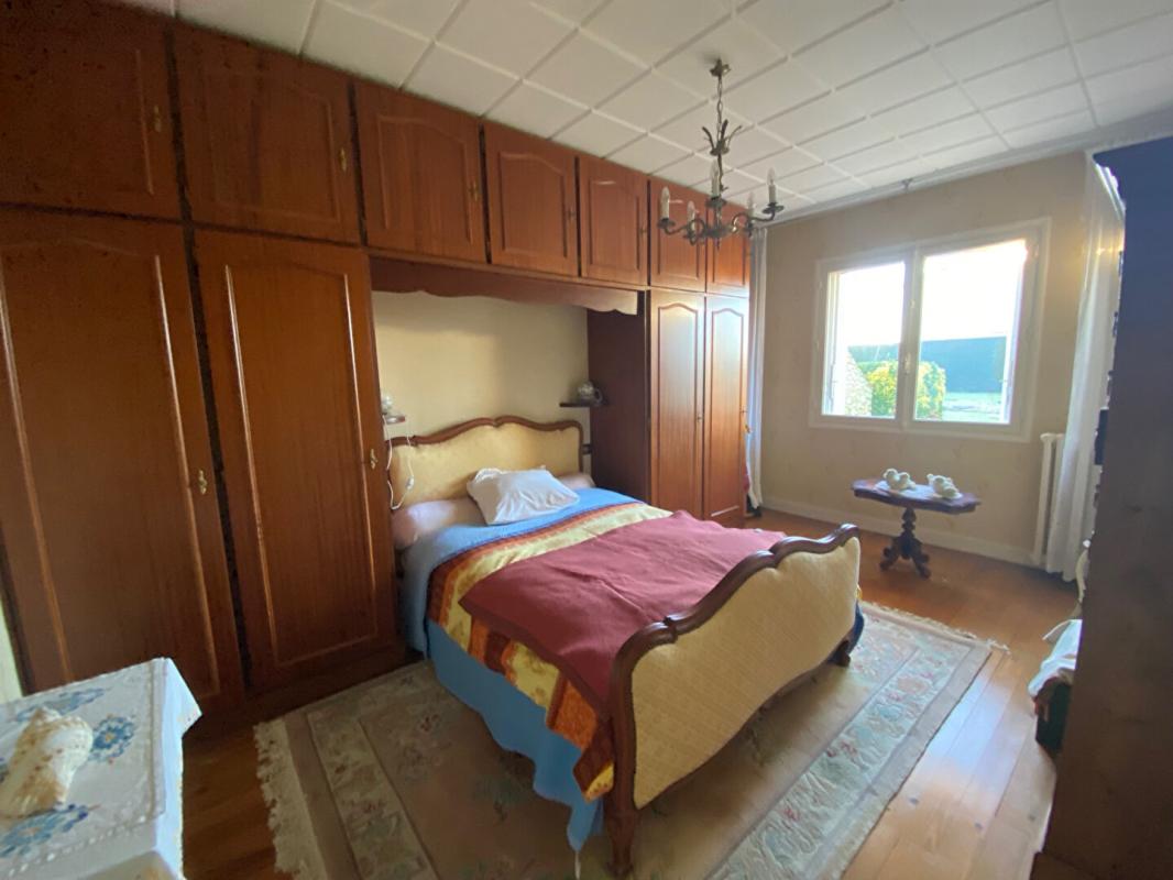 SAINTES EXCLUSIVITE Maison de  5 pièces  avec dépendance/ local d'activité  de  3 pièces de 55 m2 9