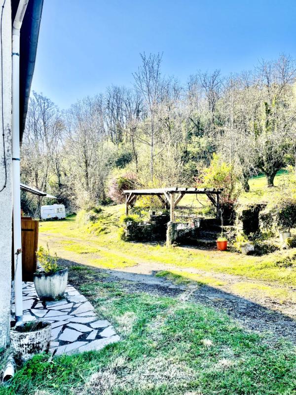 AUBIN belle bâtisse sur parcelle 5800 m2 16