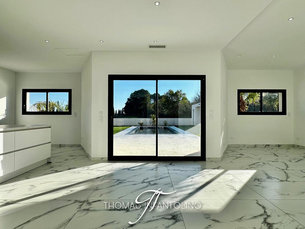 LAVALETTE VILLA D'ARCHITECTE 175 M2 - PISCINE - VUE MONTAGNE NOIRE - GARAGE 6