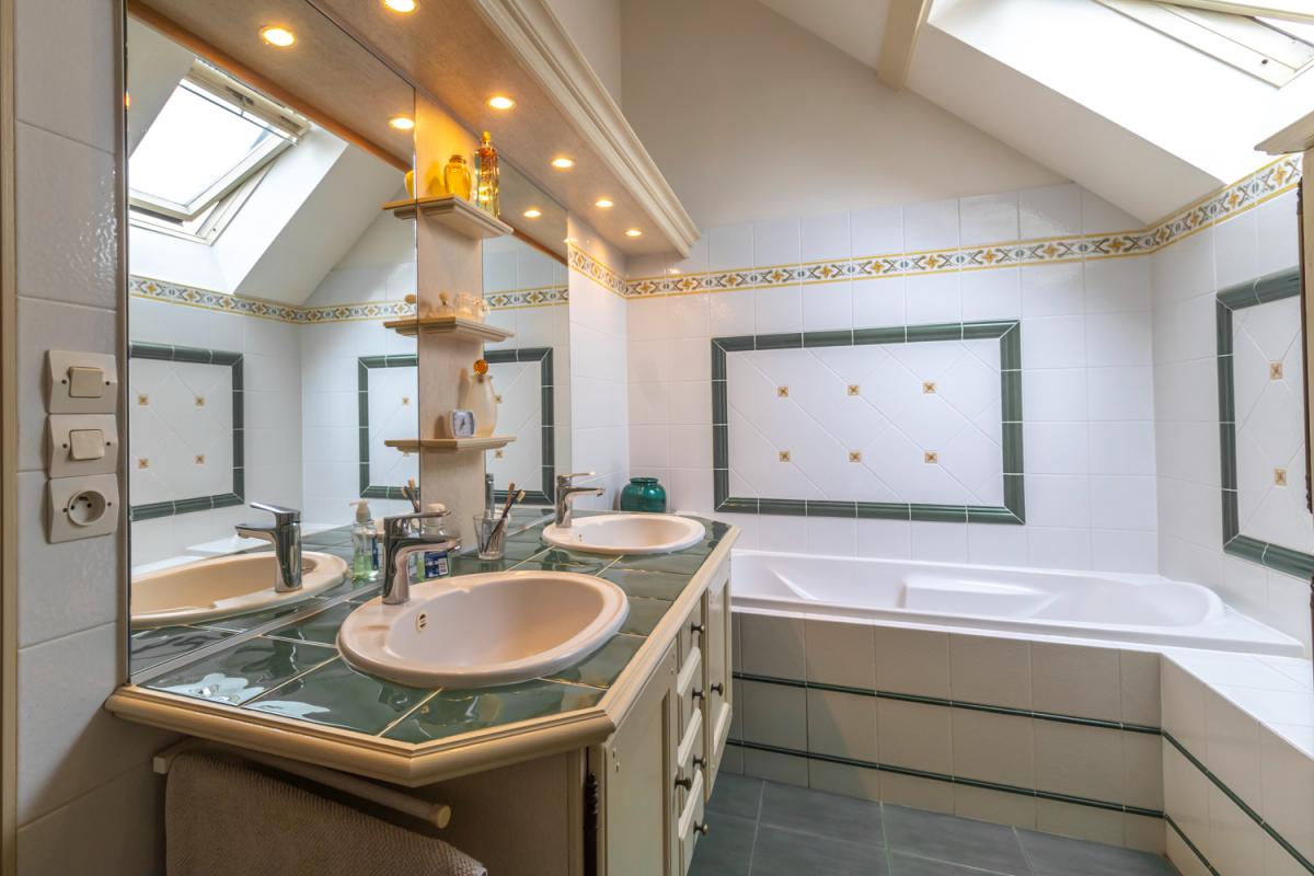 CHABRIS Maison Chabris 9 pièce(s) 233 m2 14