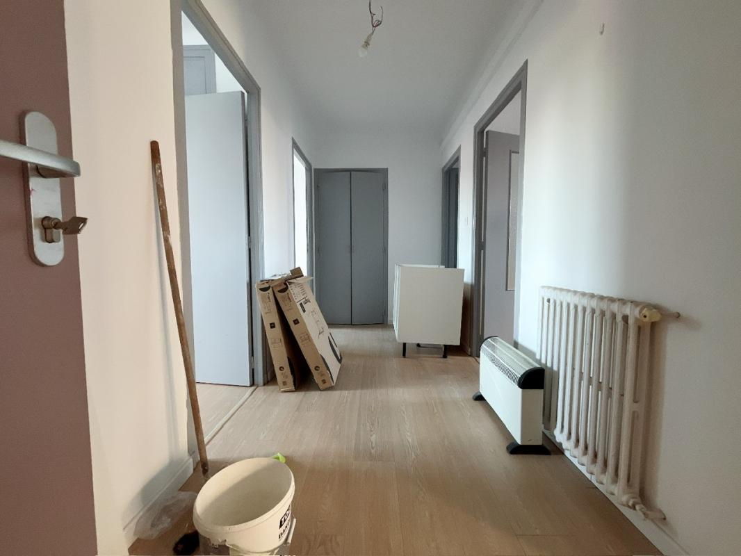 PERPIGNAN Charmant appartement T3 entièrement rénové de 64 m² au 2 eme étage sans ascenseur d'une petite copropriété 2