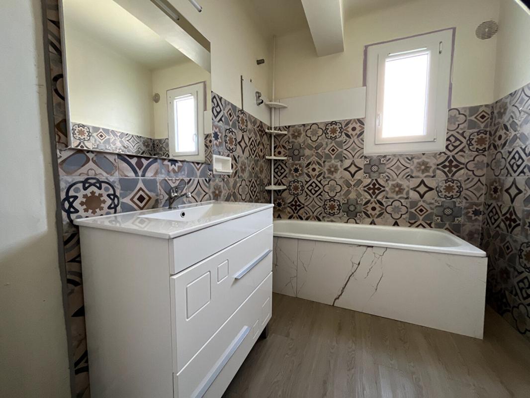 PERPIGNAN Charmant appartement de type T3/T4 de 106 m² très spacieux avec balcon au 2 ème étage sans ascenseur 12