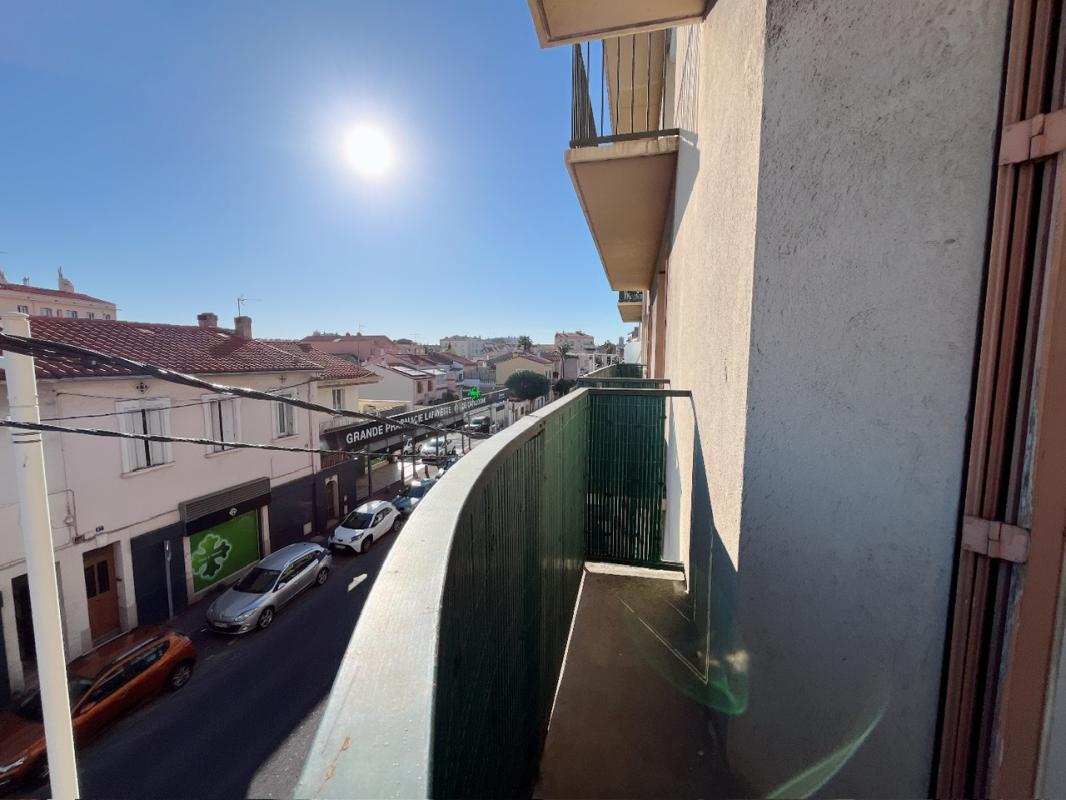 PERPIGNAN Charmant appartement de type T3/T4 de 106 m² très spacieux avec balcon au 2 ème étage sans ascenseur 17