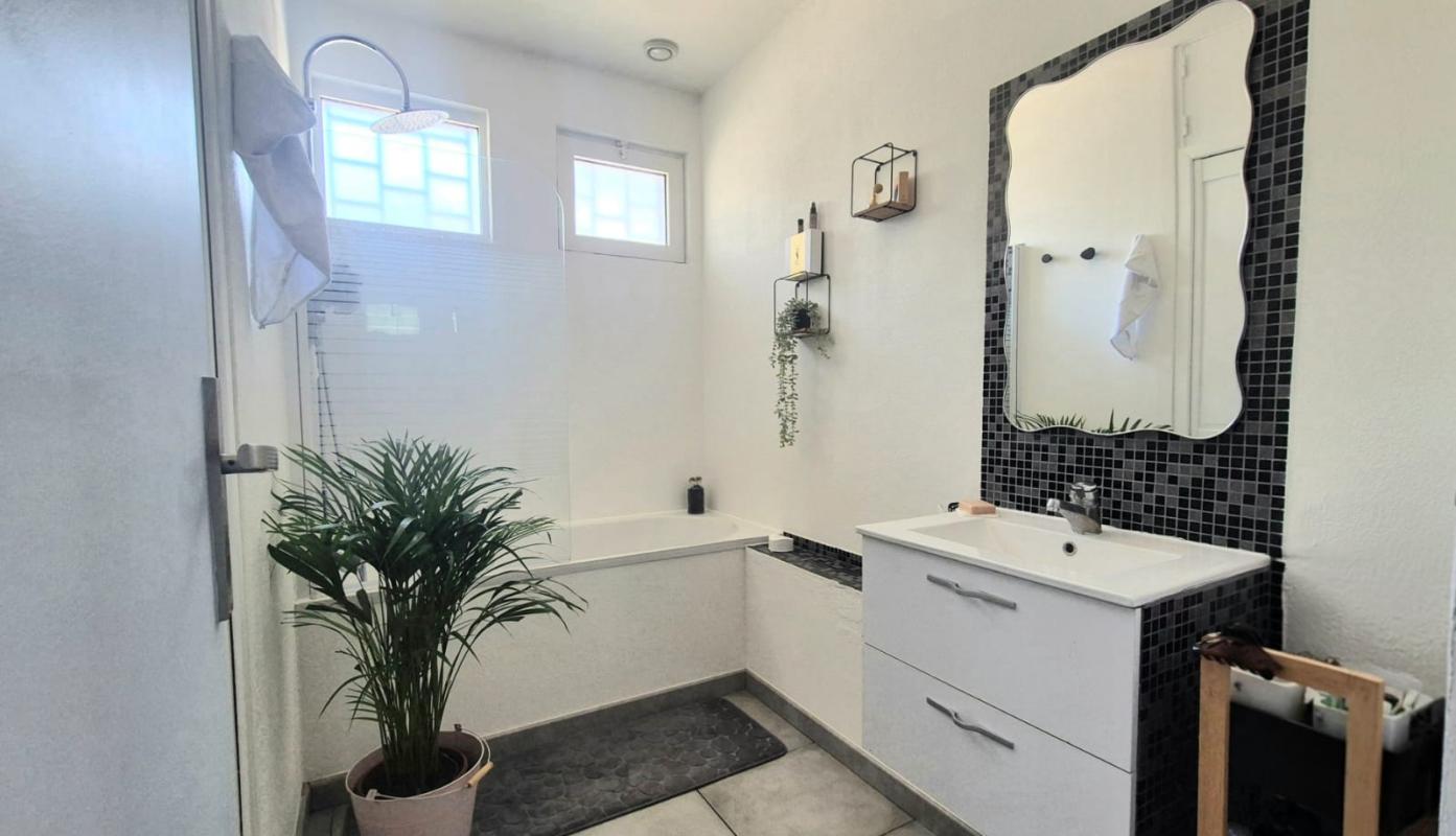 SAINT-ARNOULT Maison de plain pied , avec appartement proche commerces - 224 m² au sol 11