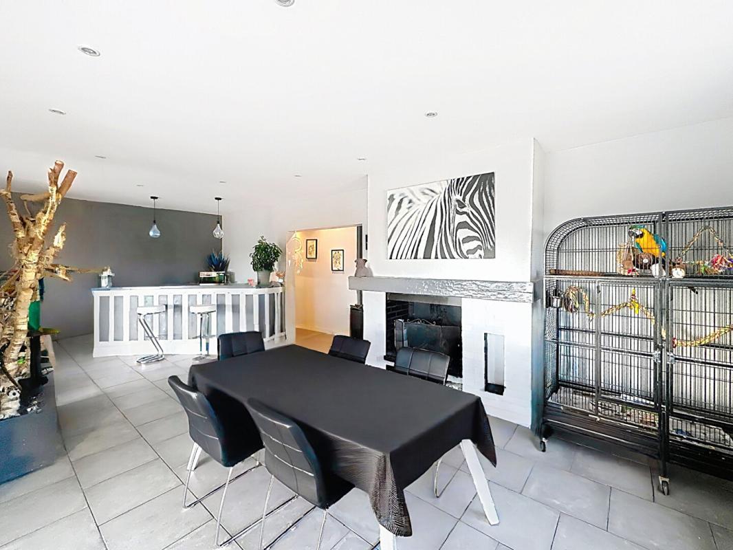 SAINT-ARNOULT Maison de plain pied , avec appartement proche commerces - 224 m² au sol 8