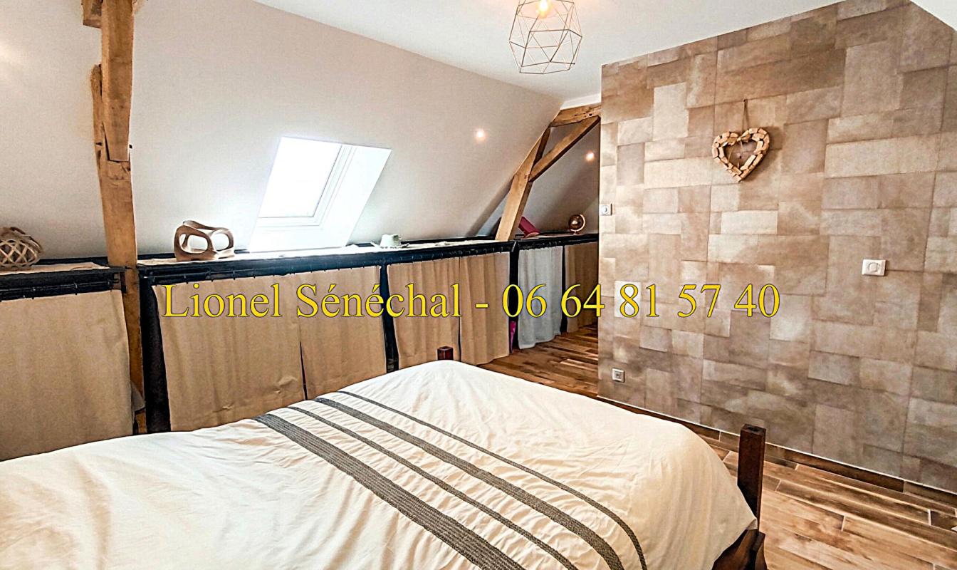 SAVIGNE-L'EVEQUE Longère lumineuse entièrement rénovée et peu énergivore de 250 m2 au sol avec son superbe espace piscine couvert sur une une parcelle de plus de 3 000 m2 avec vue sur la campagne 12