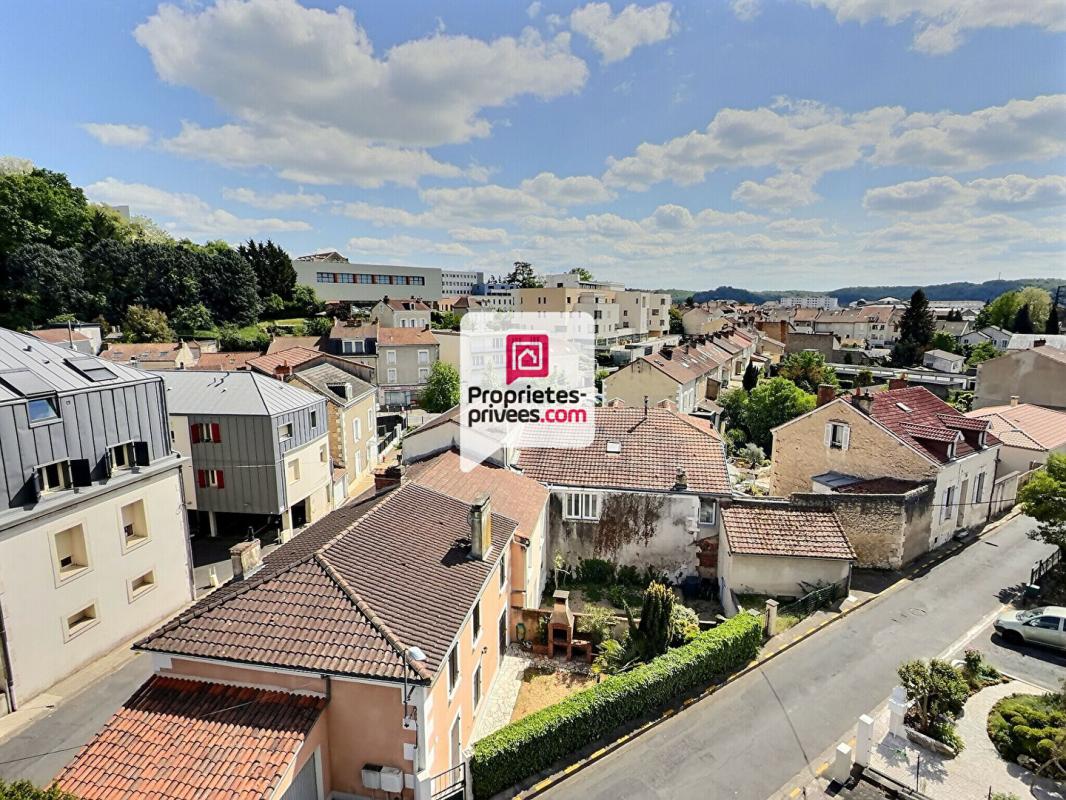 PERIGUEUX Appartement T4 d'env. 111m2 avec 3 ch., ascenseur et parking couvert dans secteur prisé sur PERIGUEUX (24000) 10