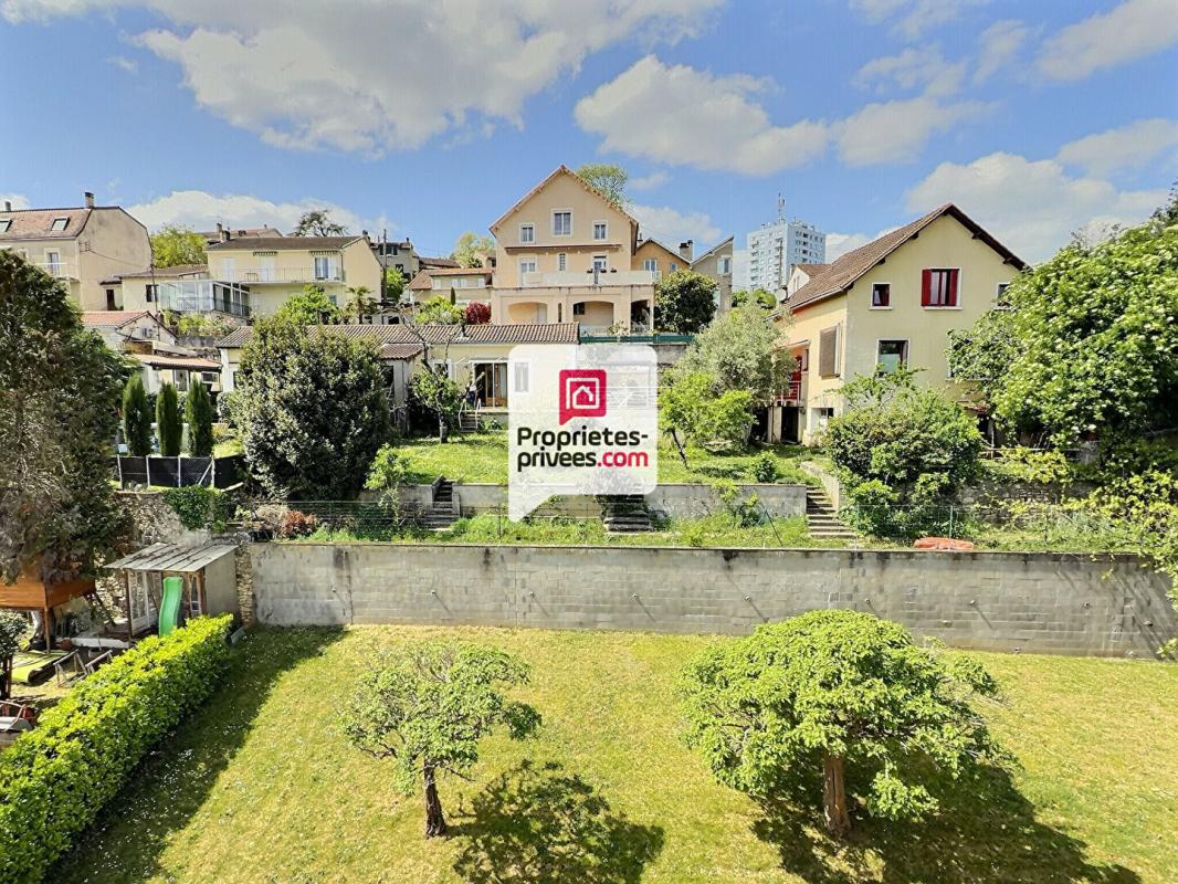 PERIGUEUX Appartement T4 d'env. 111m2 avec 3 ch., ascenseur et parking couvert dans secteur prisé sur PERIGUEUX (24000) 11