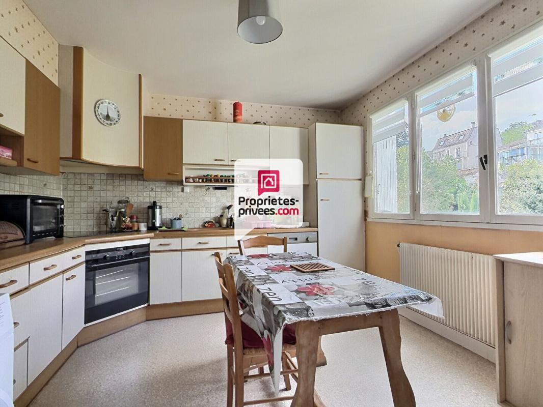 PERIGUEUX Appartement T4 d'env. 111m2 avec 3 ch., ascenseur et parking couvert dans secteur prisé sur PERIGUEUX (24000) 3