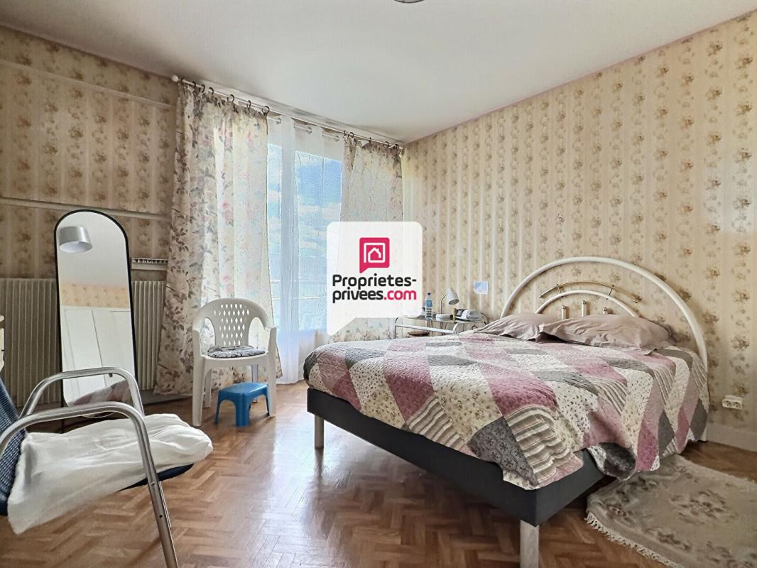 PERIGUEUX Appartement T4 d'env. 111m2 avec 3 ch., ascenseur et parking couvert dans secteur prisé sur PERIGUEUX (24000) 6
