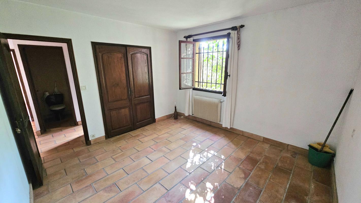 BARGEMON Grande maison T 5 à rénover  sur terrain 1800 m2 8