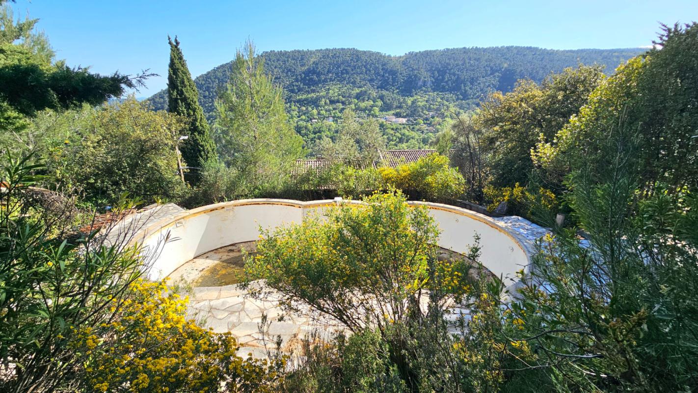 BARGEMON Grande maison T 5 à rénover  sur terrain 1800 m2 9