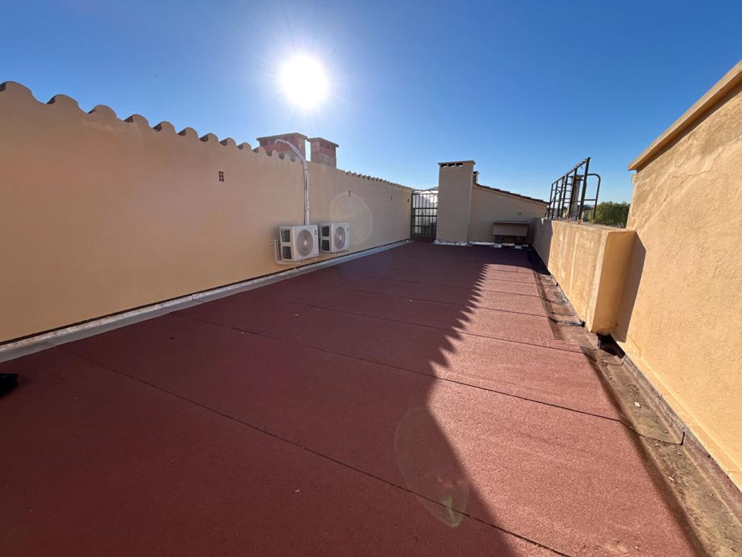 PERPIGNAN Magnifique appartement T4 de 116 m² avec roof top de 45 m² avec une vue imprenable au 5 ème et dernier étage 6