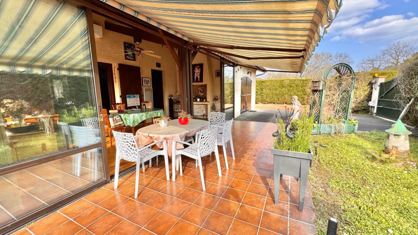 ARES Agréable maison de plain-pied avec studio et garage de 30 m² 10