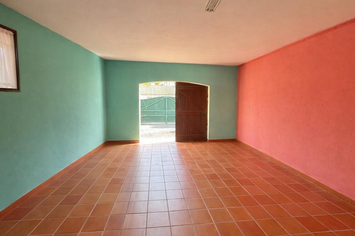 ARES Agréable maison de plain-pied avec studio et garage de 30 m² 16