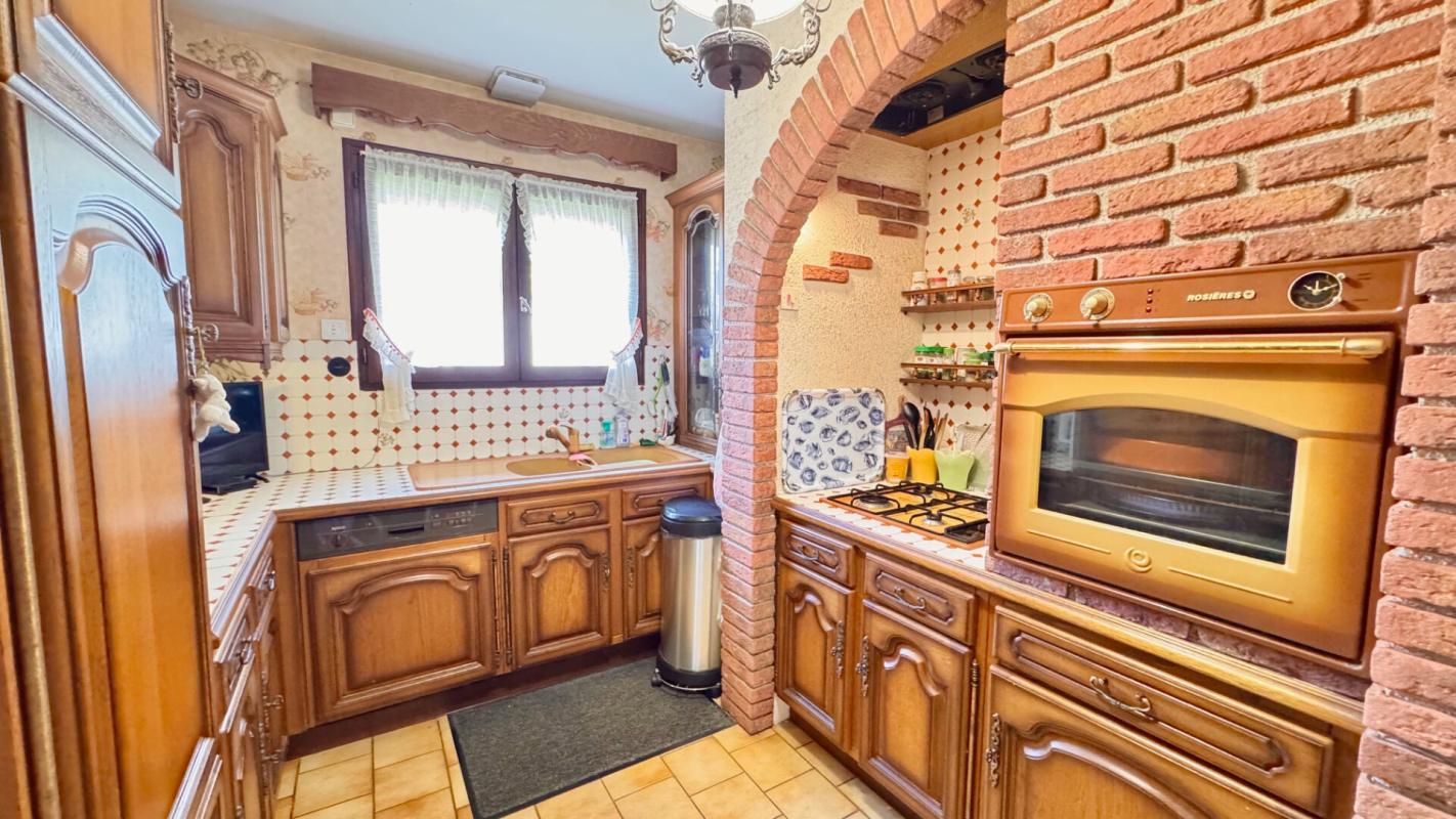 ARES Agréable maison de plain-pied avec studio et garage de 30 m² 8