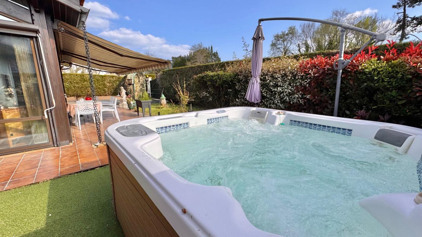 ARES Agréable maison de plain-pied avec studio et garage de 30 m² 9