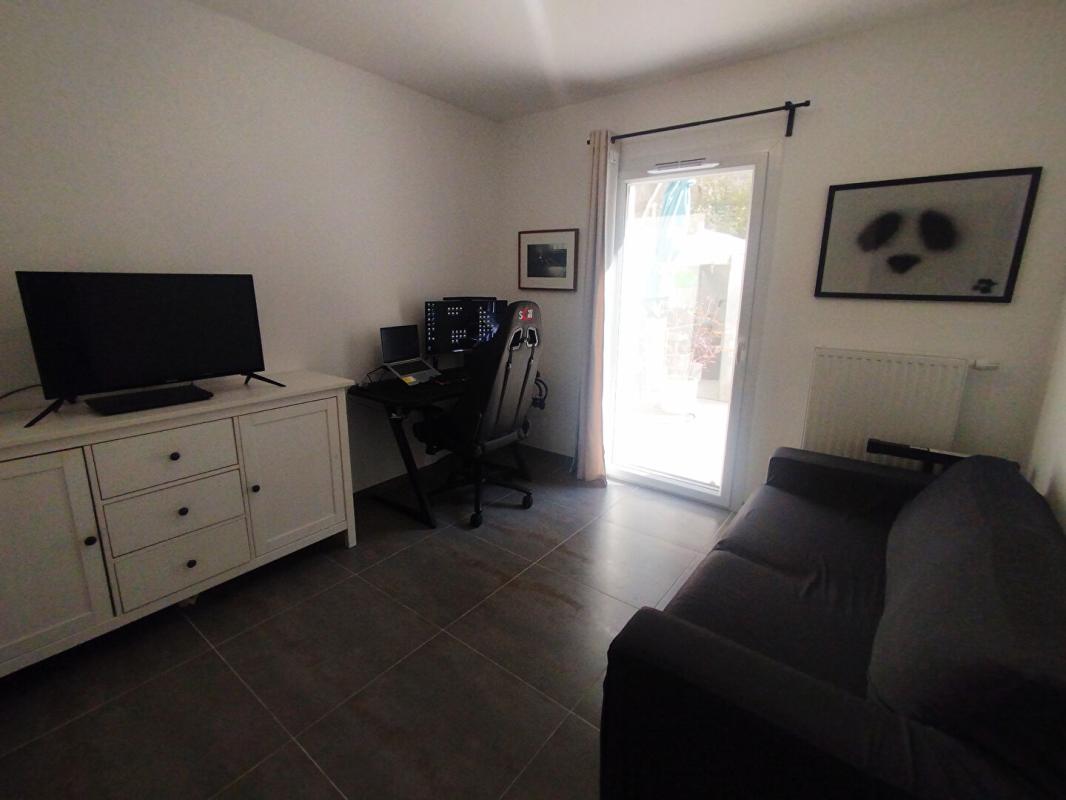 MARSEILLE-12E-ARRONDISSEMENT COUP DE COEUR- 3 pièces en rez-de-jardin avec 104m² d'extérieur, box double et résidence récente 14