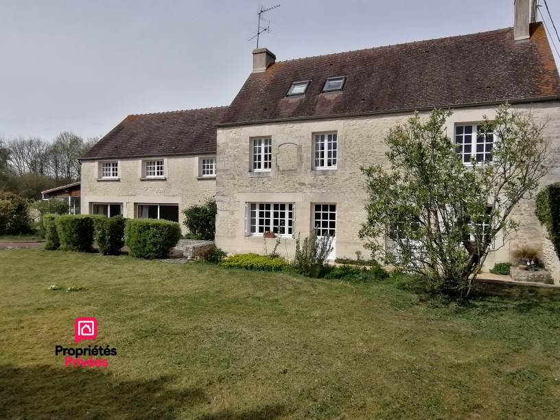 ARGENTAN ARGENTAN (61200) charmante maison en pierres, 220 m2 environ, 3 chambres, Prix 279 760 honoraires 4 % inclus à la charge de l'acquéreur, soit 269 000 hors honoraires 2