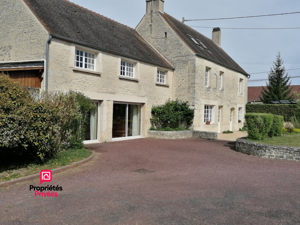 ARGENTAN ARGENTAN (61200) charmante maison en pierres, 220 m2 environ, 3 chambres, Prix 279 760 honoraires 4 % inclus à la charge de l'acquéreur, soit 269 000 hors honoraires 3