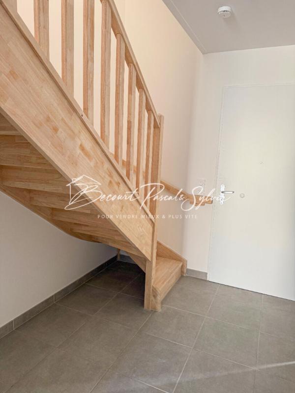 SARRIANS FRAIS DE NOTAIRES OFFERT: Appartement en duplex Sarrians 3 pièce(s) 66.80 m2 terrasse 7,1 m2, 2 parkings 10