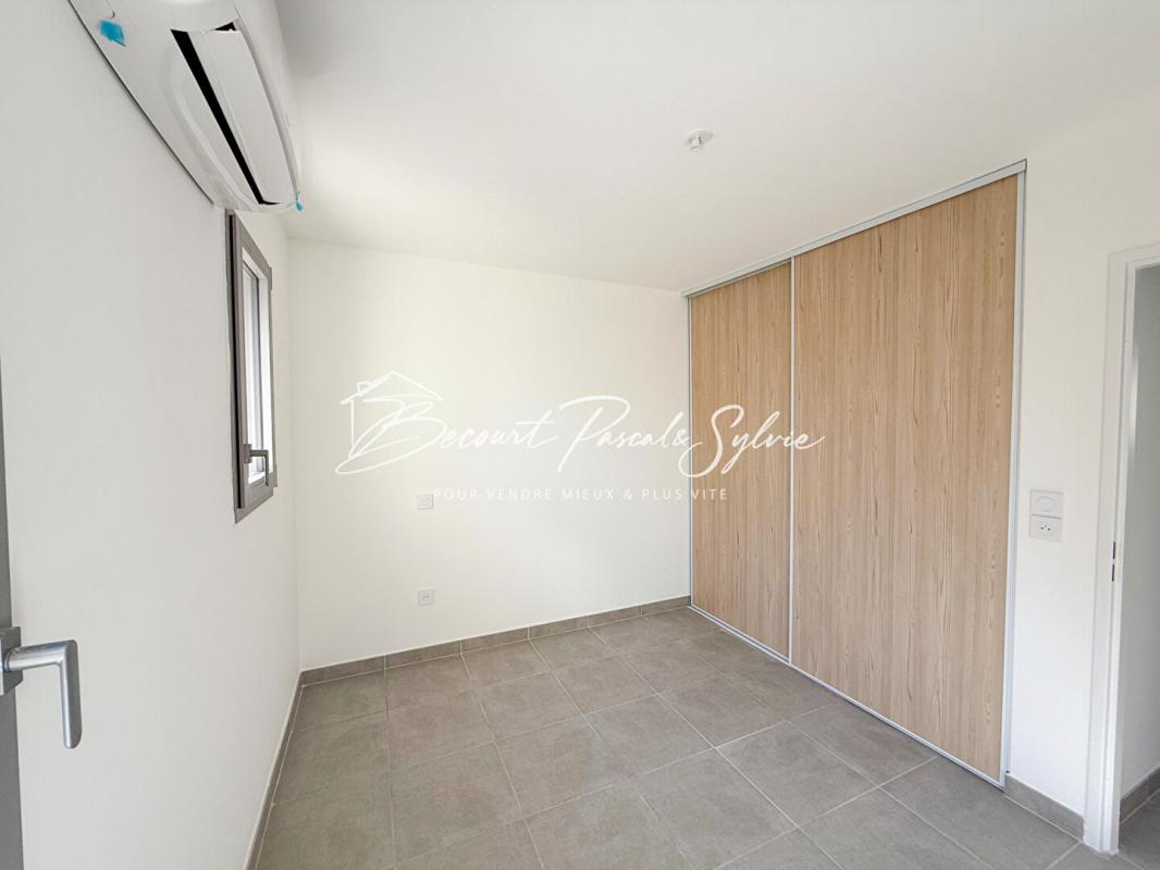 SARRIANS FRAIS DE NOTAIRES OFFERT: Appartement en duplex Sarrians 3 pièce(s) 66.80 m2 terrasse 7,1 m2, 2 parkings 8