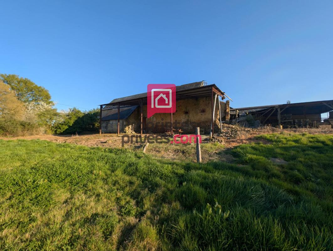 CHANGE Maison en pierre avec marre à rénover 6