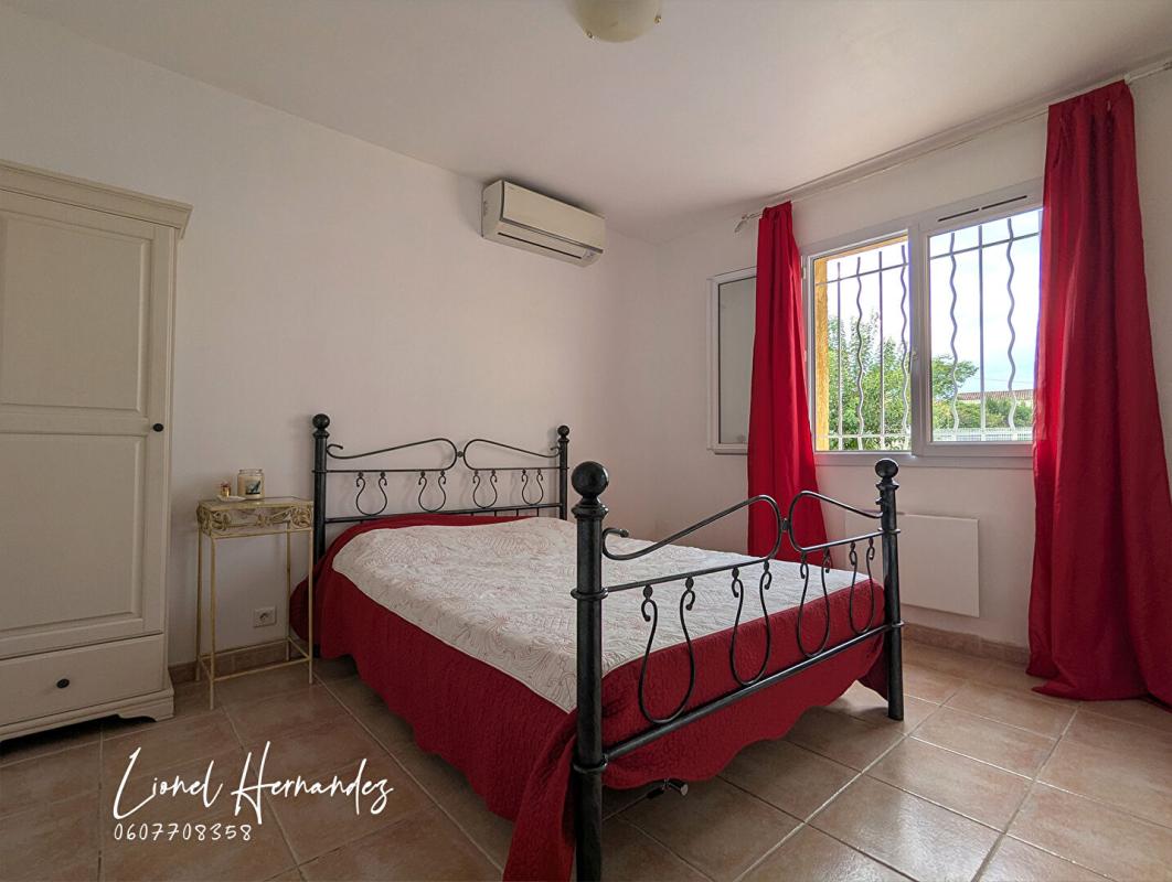 ALES Villa 5 pièces de plain-pied - 132m² - Piscine - Garage - Panneaux solaires - Terrain de 1203m² 11