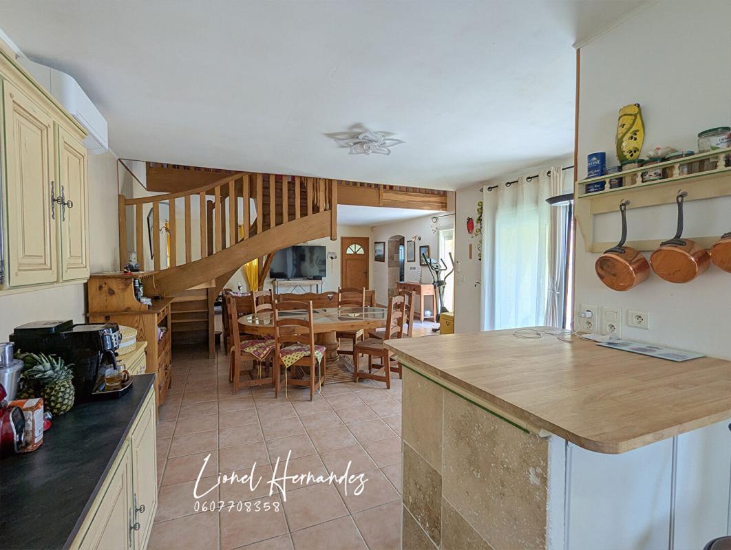 ALES Villa 5 pièces de plain-pied - 132m² - Piscine - Garage - Panneaux solaires - Terrain de 1203m² 5