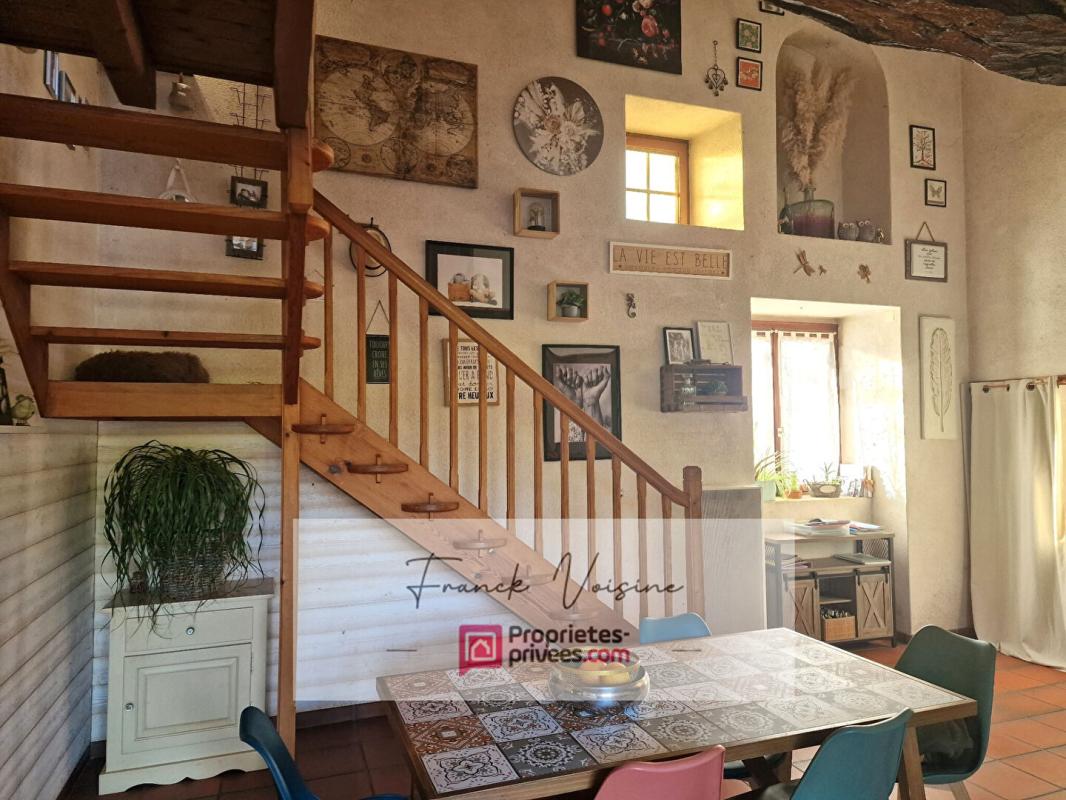 SAINT-PAUL-EN-PAREDS A VENDRE aux Herbiers, maison de 102 m2 avec 3 chambres et 1 bureau sur une parcelle de 733 m2 env 10