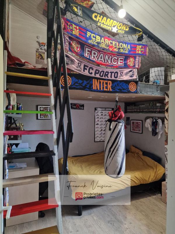 SAINT-PAUL-EN-PAREDS A VENDRE aux Herbiers, maison de 102 m2 avec 3 chambres et 1 bureau sur une parcelle de 733 m2 env 12