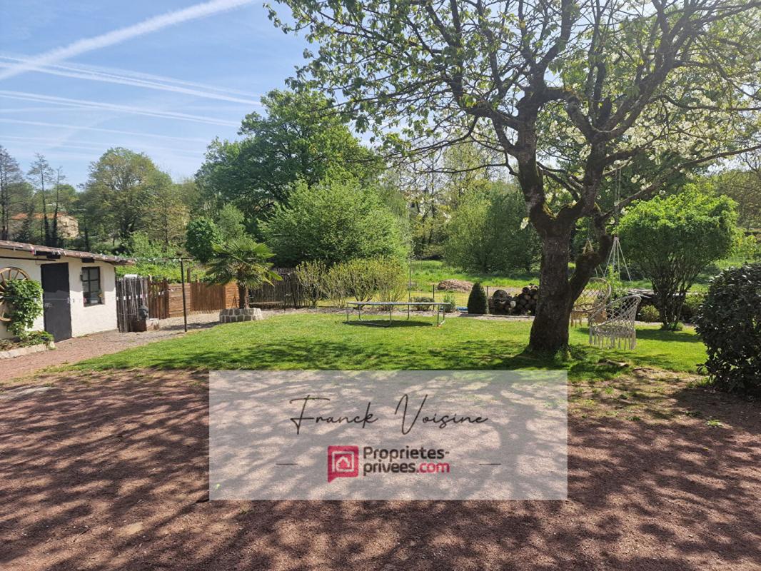 SAINT-PAUL-EN-PAREDS A VENDRE aux Herbiers, maison de 102 m2 avec 3 chambres et 1 bureau sur une parcelle de 733 m2 env 8