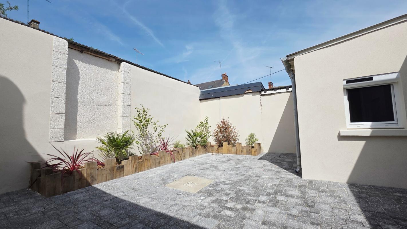 BOURGES BOURGES MAISON RÉNOVÉE 95M² 4 PIECES 3 CHAMBRES 15