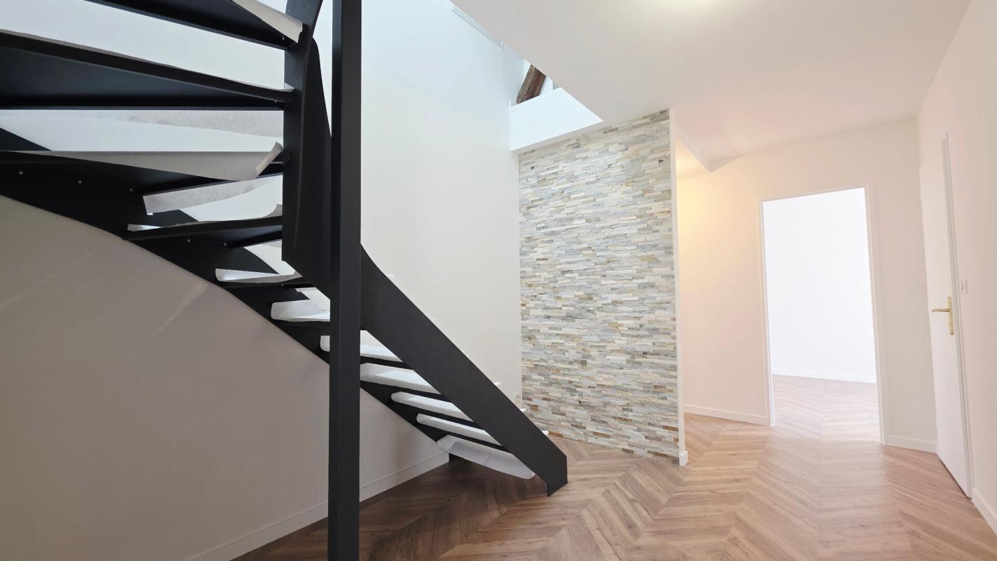 BOURGES BOURGES MAISON RÉNOVÉE 95M² 4 PIECES 3 CHAMBRES 8