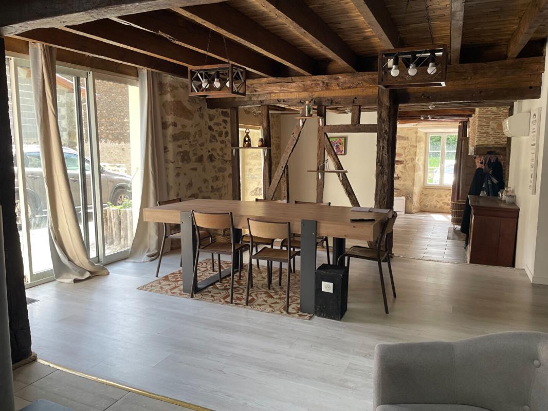 SAINT-AUVENT Maison Saint Auvent 7 pièce(s) 217m2 12