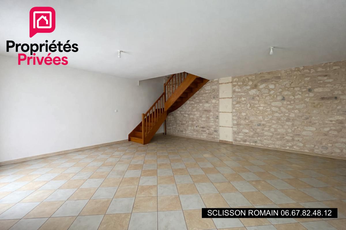 CHAMPAGNE Longère en pierre  Champagne - 4  logements individuels - 16 pièces -  345 m2 - PRIX 592 743 HAI 12