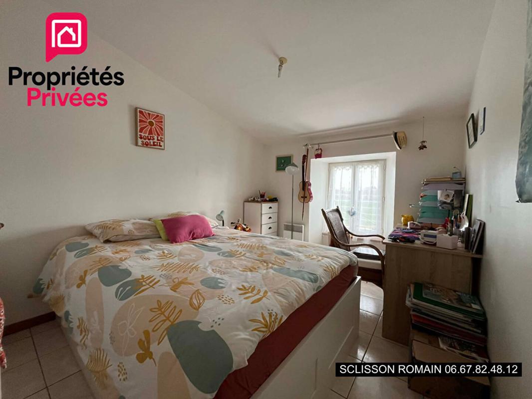 CHAMPAGNE Longère en pierre  Champagne - 4  logements individuels - 16 pièces -  345 m2 - PRIX 592 743 HAI 7