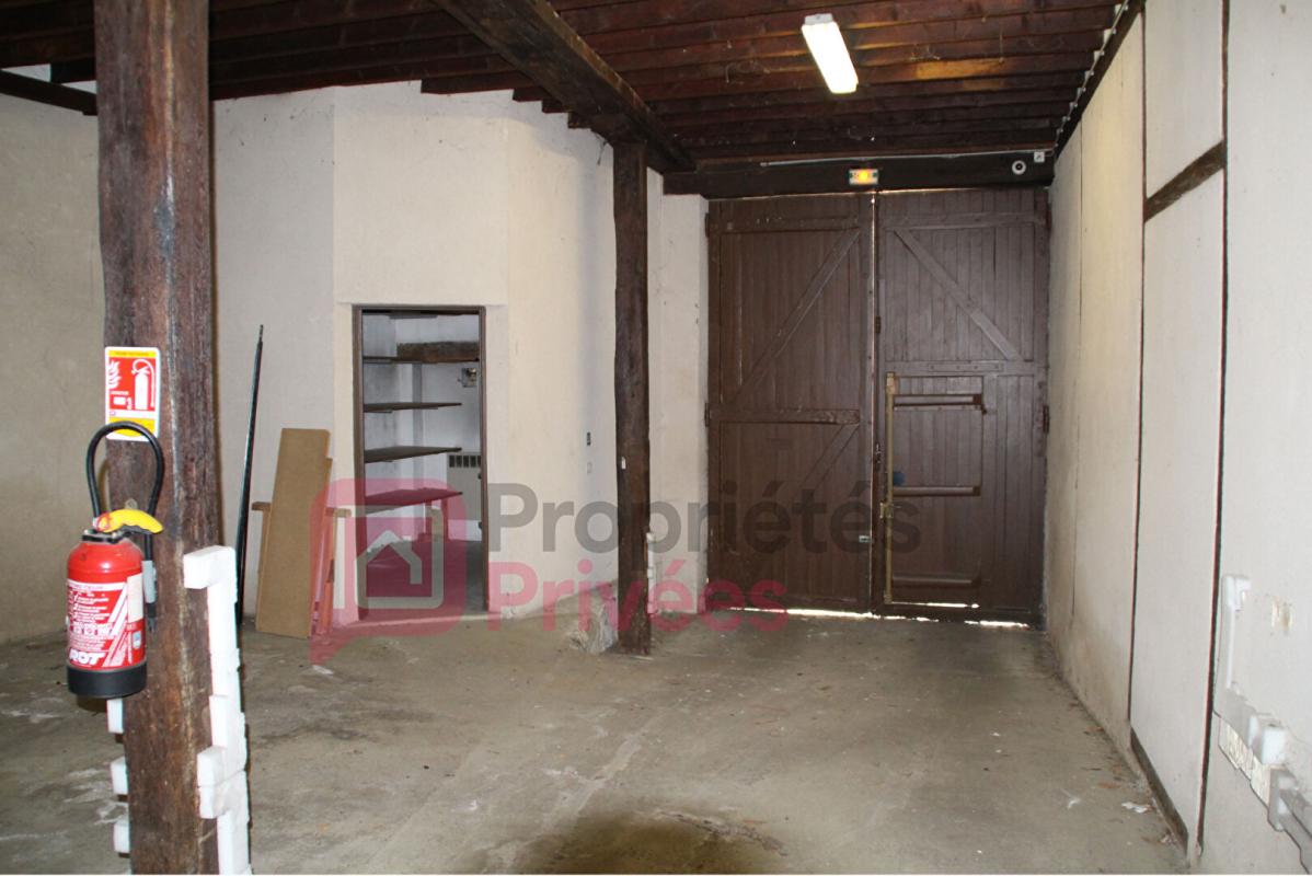 COSNE-COURS-SUR-LOIRE Immeuble plein centre Cosne Cours Sur Loire 550 m2 3