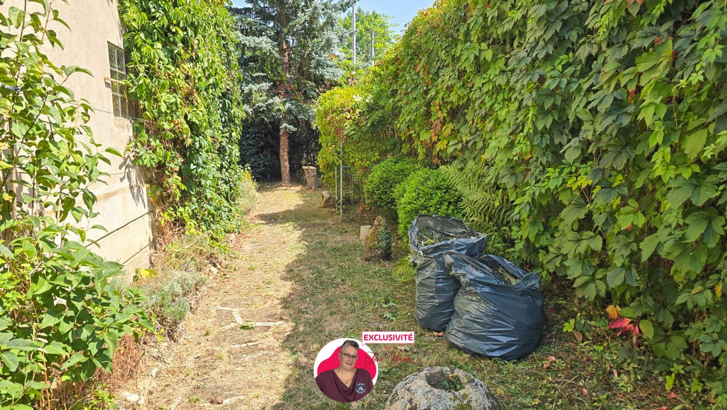 VERNET-LA-VARENNE grande propriété en 2 parties pour un total de 640 m² sur petit jardin 4